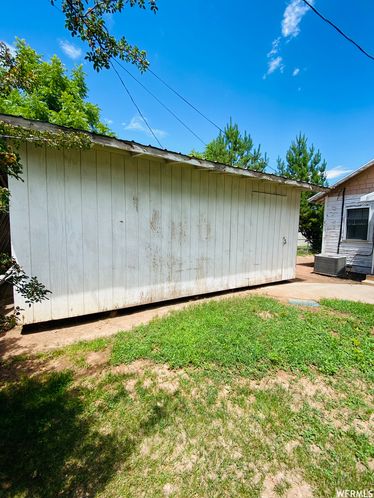 211 N 100 E, Roosevelt, UT 84066